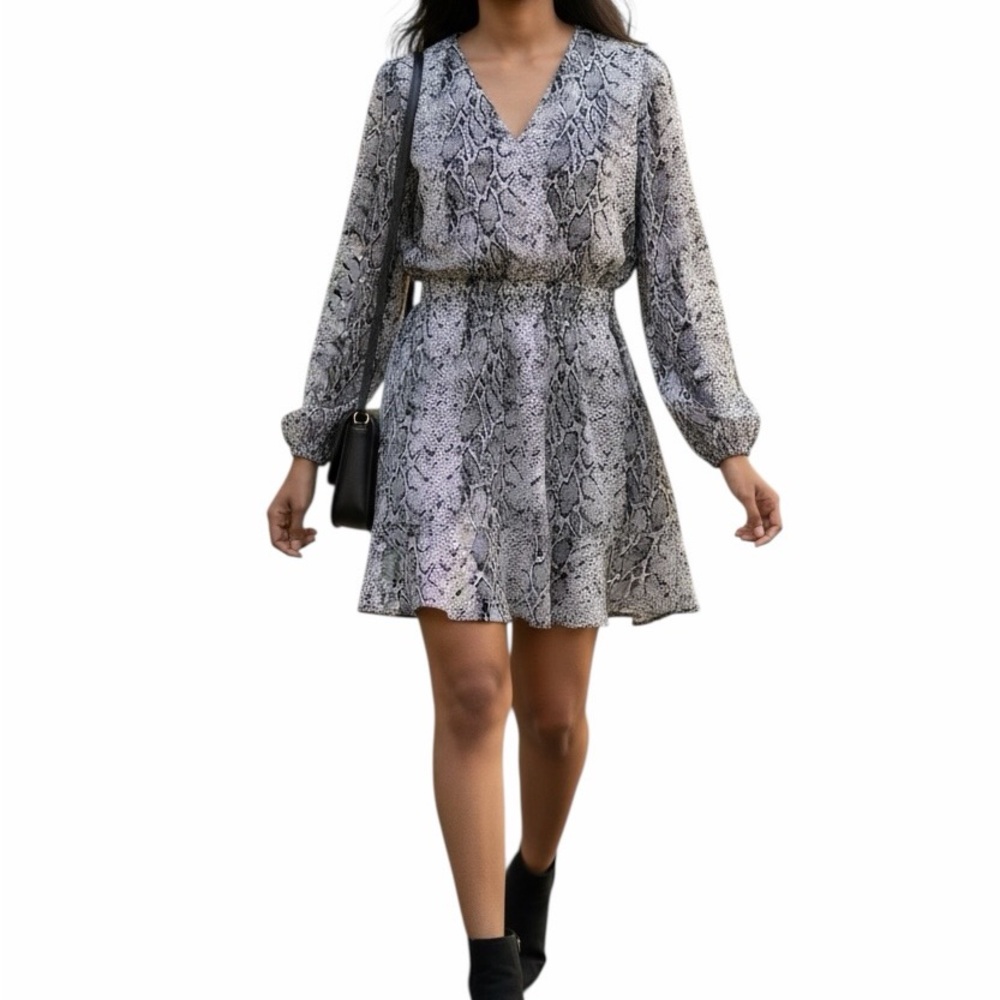 Banana Republic Cream/Black Snake Print Fit and Flare Surplice Dress S Petite - Picture 1 of 10